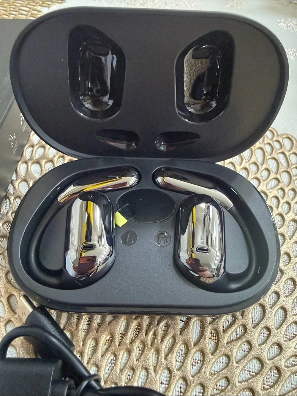 Mosyxe AI Translation Earbuds Real Time, 3-in-1 Translator Earbuds, 80H Playtime - Picture 3 of 10